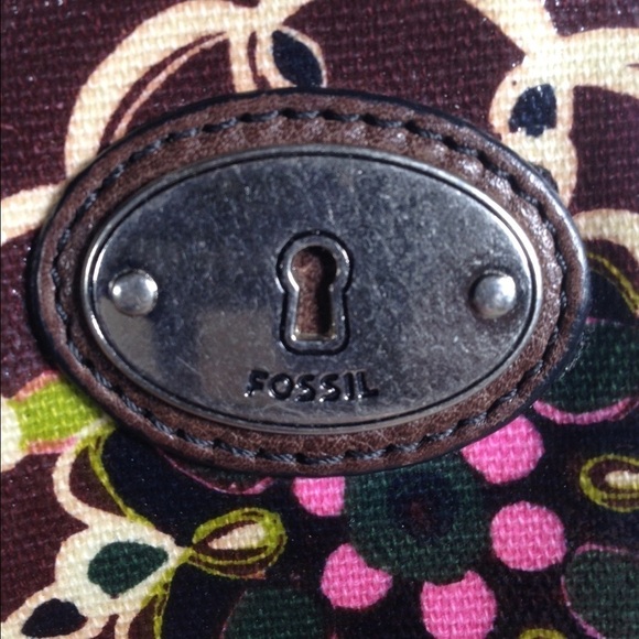 Fossil Key-Per Cell Phone Wristlet - Picture 4 of 4